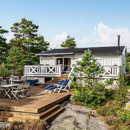 4 Bedroom Stunning In * Gressvik